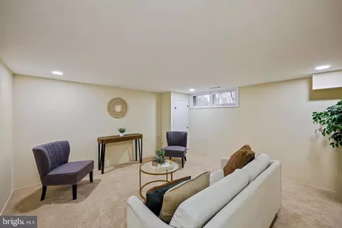Living - 4353 Crest Heights Rd, Baltimore, MD 21215 photo 5 of 5