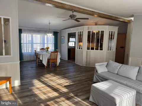 100 Roundup Rd, Middle River, MD 21220 photo 8