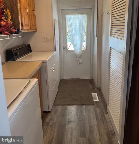 100 Roundup Rd, Middle River, MD 21220 photo 17