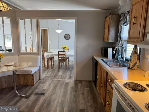 100 Roundup Rd, Middle River, MD 21220 photo 3