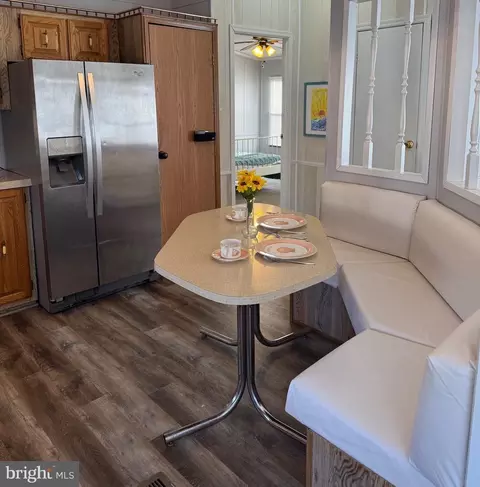 100 Roundup Rd, Middle River, MD 21220 photo 5