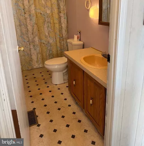 100 Roundup Rd, Middle River, MD 21220 photo 18