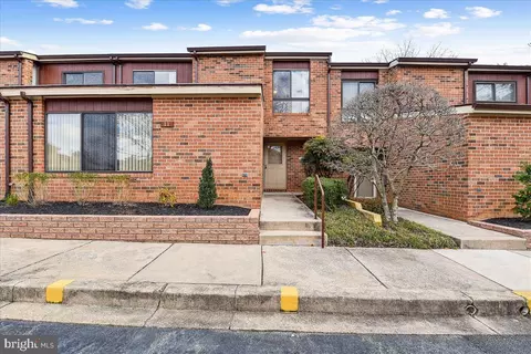11 Granary Dr, Pikesville, MD 21208
