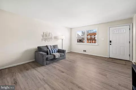 5661 Arnhem Rd, Baltimore, MD 21206 photo 4