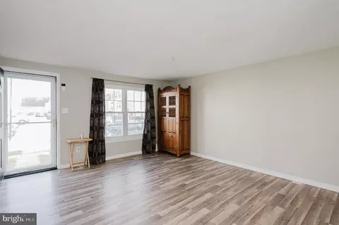 Living - 4044 Rustico Rd, Middle River, MD 21220 photo 5 of 7