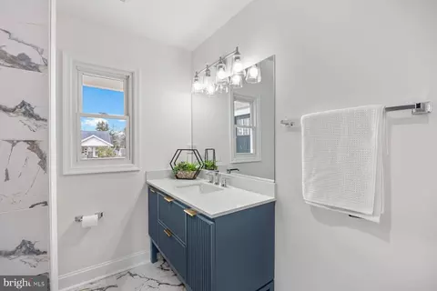 Bath - 1014 Overbrook, Baltimore, MD 21239 photo 1 of 5