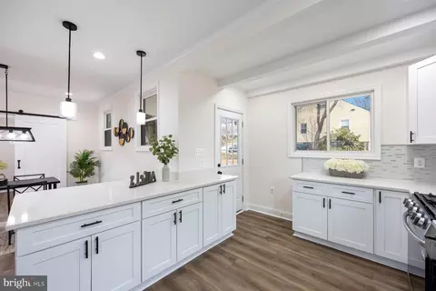Entry Way - 1014 Overbrook, Baltimore, MD 21239 photo 2 of 2