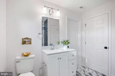 Bath - 1014 Overbrook, Baltimore, MD 21239 photo 3 of 5