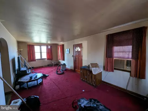 Living - 8212 Diamond Point Rd, Baltimore, MD 21224 photo 2 of 2