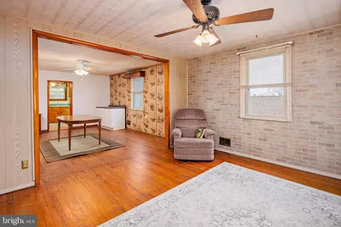 Living - 7405 Chesapeake Ave, Edgemere, MD 21219 photo 2 of 5