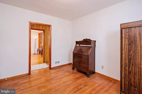 Entry Way - 7405 Chesapeake Ave, Edgemere, MD 21219 photo 4 of 6