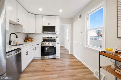 27 Terrace Rd, Essex, MD 21221