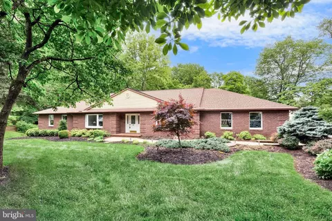 5 S Lake Way, Reisterstown, MD 21136