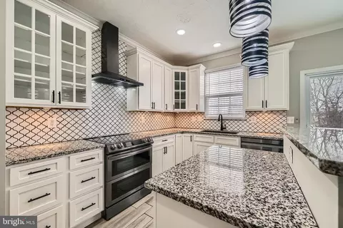 9655 Davison Rd, Middle River, MD 21220 photo 11