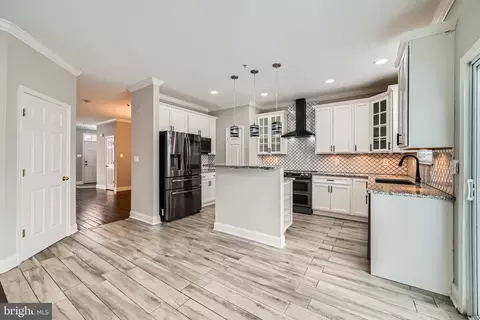 9655 Davison Rd, Middle River, MD 21220 photo 10