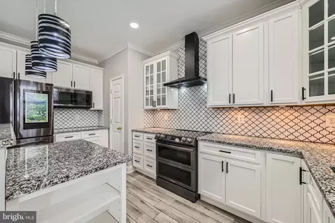 9655 Davison Rd, Middle River, MD 21220 photo 15