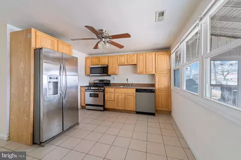 Kitchen - 3167 Kessler Rd, Halethorpe, MD 21227 photo 2 of 3
