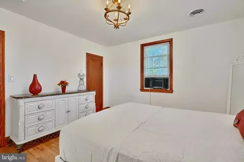 Bedroom - 3004 Dunmore Rd, Dundalk, MD 21222 photo 5 of 5