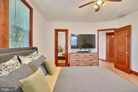 Bedroom - 3004 Dunmore Rd, Dundalk, MD 21222 photo 2 of 5