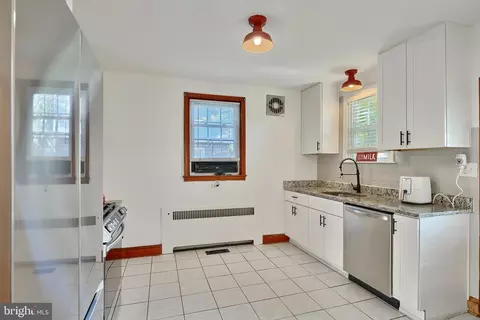Kitchen - 3004 Dunmore Rd, Dundalk, MD 21222 photo 2 of 5