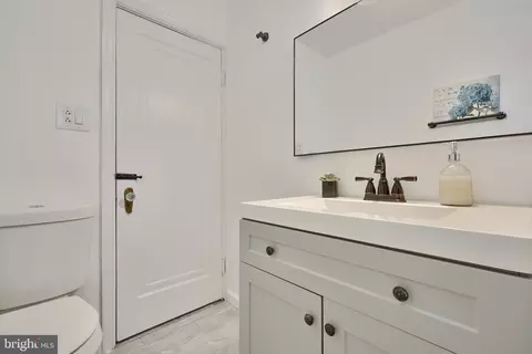 Bath - 3004 Dunmore Rd, Dundalk, MD 21222 photo 3 of 4