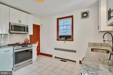 Kitchen - 3004 Dunmore Rd, Dundalk, MD 21222 photo 3 of 5