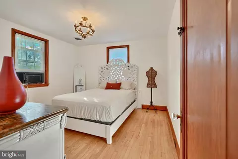 Bedroom - 3004 Dunmore Rd, Dundalk, MD 21222 photo 3 of 5