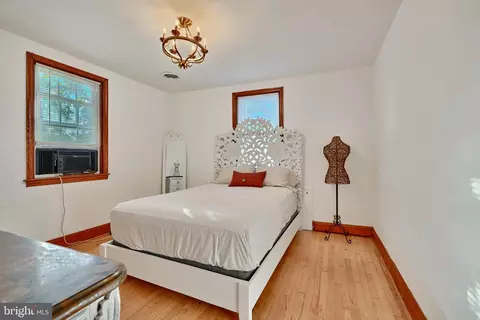 Bedroom - 3004 Dunmore Rd, Dundalk, MD 21222 photo 4 of 5