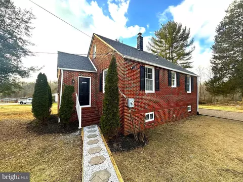 10516 Bird River Rd, Middle River, MD 21220