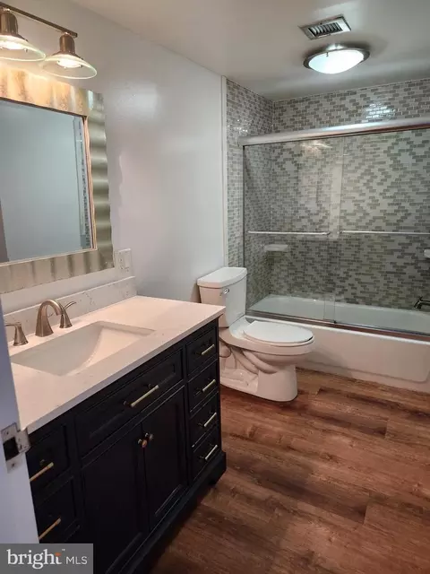 Bath - 205 Joppa Rd #2405, Towson, MD 21286 photo 5 of 7