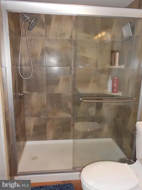 Bath - 205 Joppa Rd #2405, Towson, MD 21286 photo 2 of 7