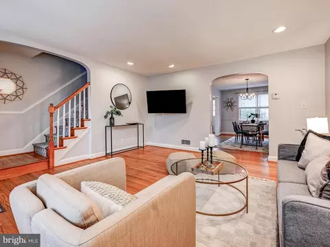 Living - 245 Brandon Rd, Baltimore, MD 21212 photo 2 of 3