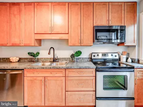 Kitchen - 245 Brandon Rd, Baltimore, MD 21212 photo 2 of 3