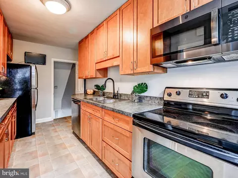 Kitchen - 245 Brandon Rd, Baltimore, MD 21212 photo 1 of 3