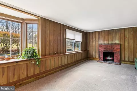 Living - 614 Gun, Halethorpe, MD 21227 photo 1 of 3
