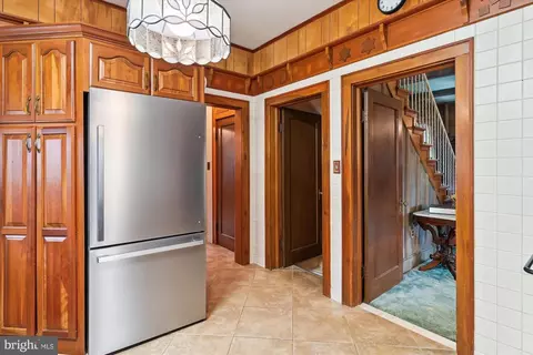 Entry Way - 614 Gun, Halethorpe, MD 21227 photo 2 of 14