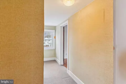 Entry Way - 614 Gun, Halethorpe, MD 21227 photo 12 of 14