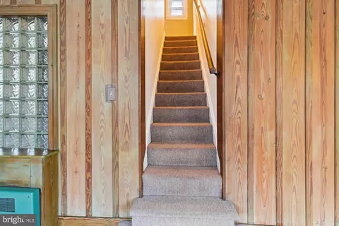 Entry Way - 614 Gun, Halethorpe, MD 21227 photo 11 of 14