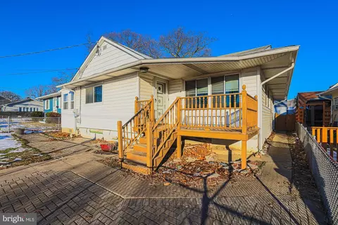 Exterior - 4 Elm Dr, Middle River, MD 21220 photo 1 of 7