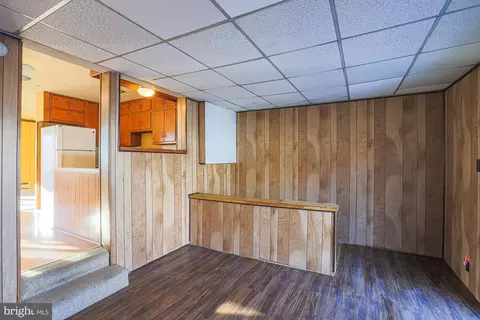 Living - 4 Elm Dr, Middle River, MD 21220 photo 4 of 6