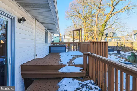 Exterior - 4 Elm Dr, Middle River, MD 21220 photo 4 of 7