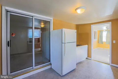 Entry Way - 4 Elm Dr, Middle River, MD 21220 photo 2 of 2