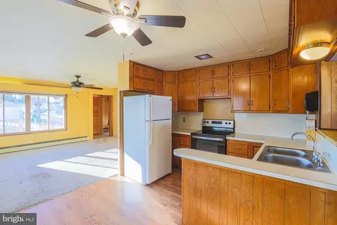Kitchen - 4 Elm Dr, Middle River, MD 21220 photo 2 of 2