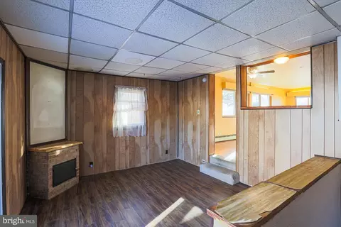 Living - 4 Elm Dr, Middle River, MD 21220 photo 5 of 6