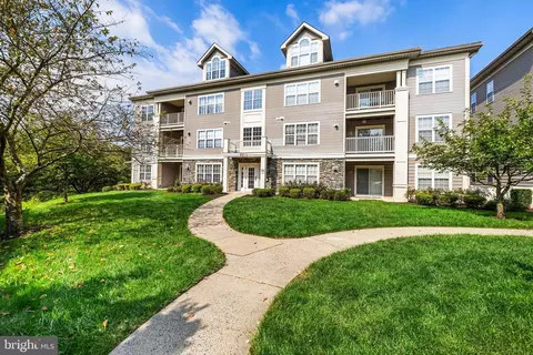8813 Stone Ridge Cir #101, Pikesville, MD 21208