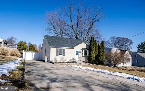 2930 Summit Ave, Parkville, MD 21234