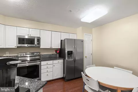 Kitchen - 4159 Maple Path Cir #81, Nottingham, MD 21236 photo 3 of 3