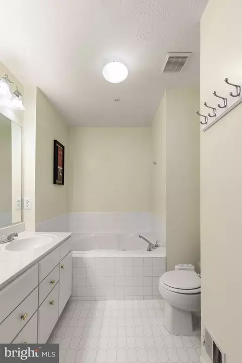 Bath - 4159 Maple Path Cir #81, Nottingham, MD 21236 photo 2 of 3