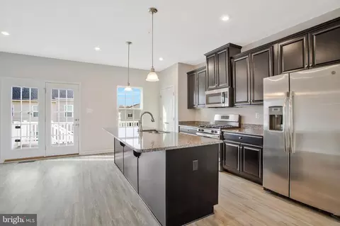 2 Gates Mill Ct, Baltimore, MD 21227 photo 8