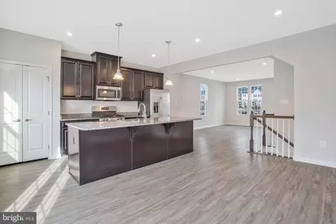 2 Gates Mill Ct, Baltimore, MD 21227 photo 7